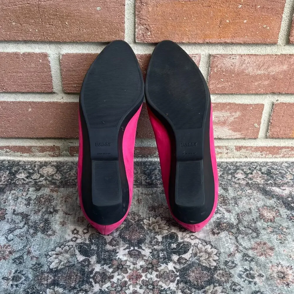 Vtg BALLY Megan II / Women's 8 M / Hot Pink Suede Flats Gold Logo Italy